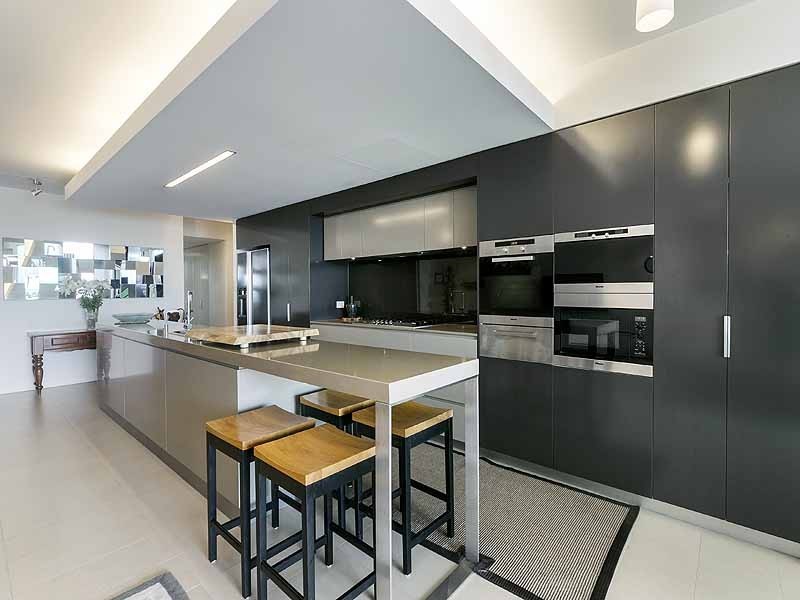 90 Wynnum Rd, Norman Park QLD 4170