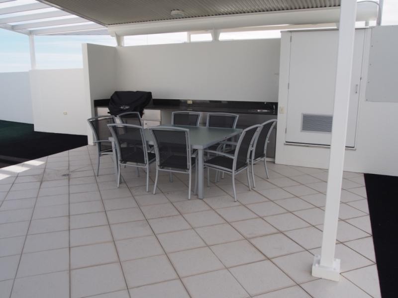 11 Nicklin Way, Minyama QLD 4575