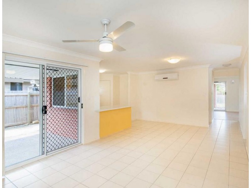27 Orangetip Crescent, Calamvale QLD 4116