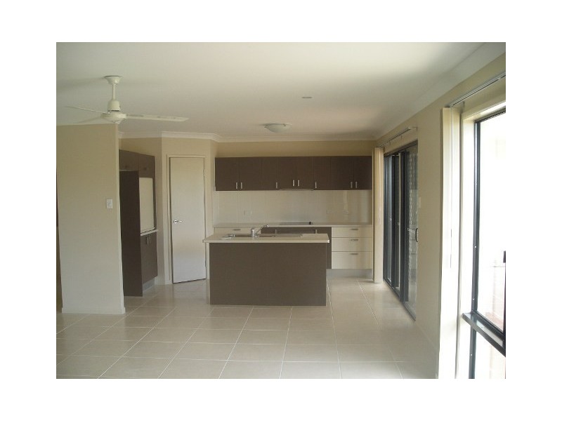 6 Dugong Court, Bushland Beach QLD 4818