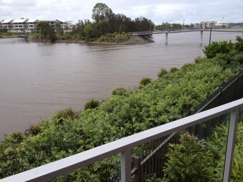 9 Southbay Drive, Varsity Lakes QLD 4227