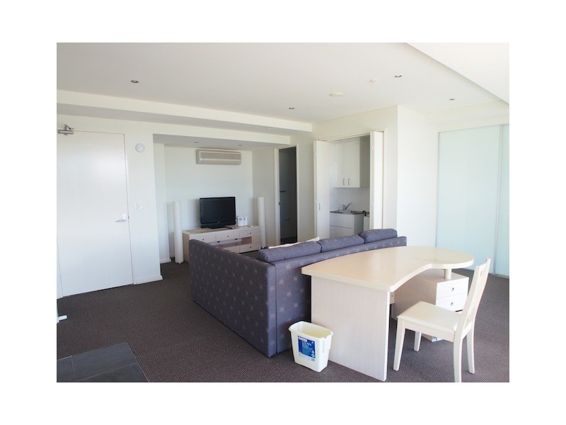 1 Como Cresent, Southport QLD 4215
