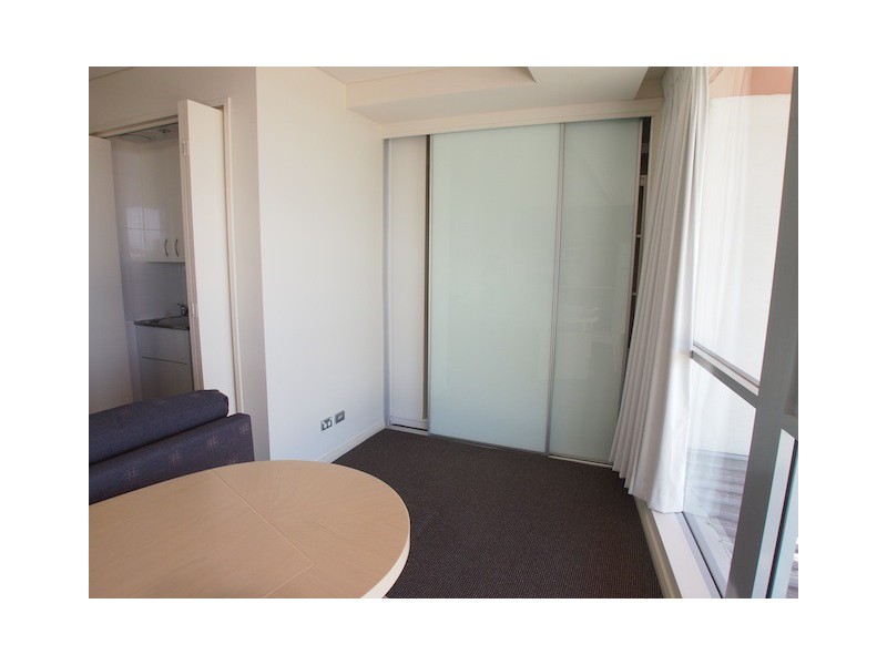 1 Como Cresent, Southport QLD 4215
