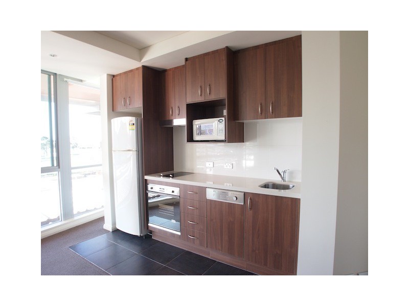 1 Como Cresent, Southport QLD 4215