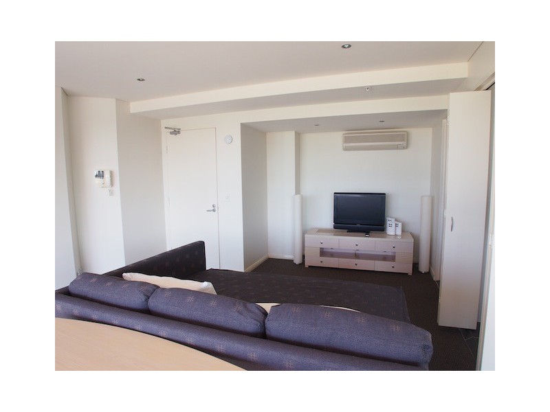 1 Como Cresent, Southport QLD 4215