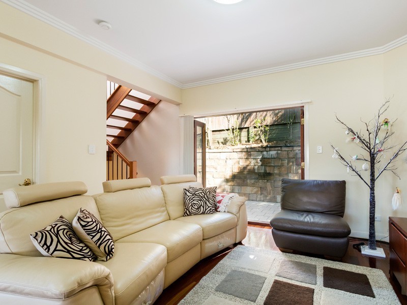 17 Challinor Street, Auchenflower QLD 4066