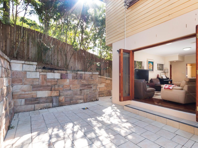 17 Challinor Street, Auchenflower QLD 4066