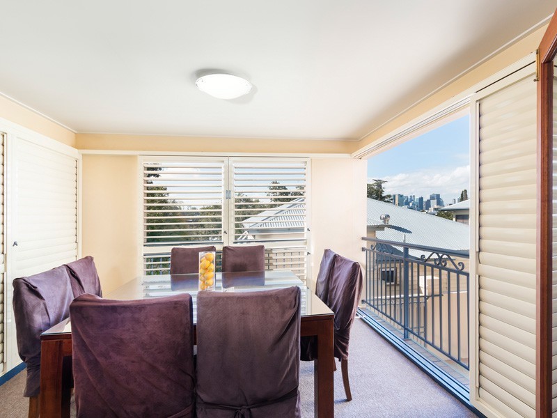 17 Challinor Street, Auchenflower QLD 4066