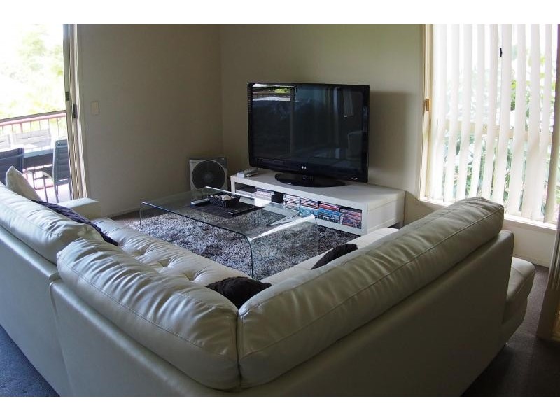 31 Simpsons Rd, Elanora QLD 4221