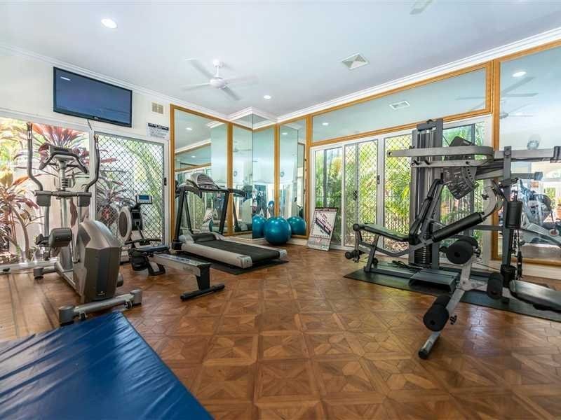 9/100 Cotlew St East, Southport QLD 4215