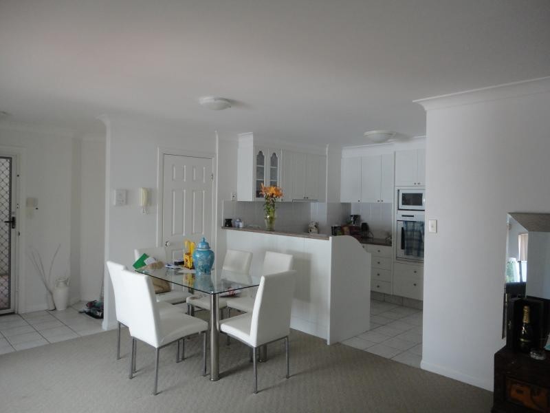 9/100 Cotlew St East, Southport QLD 4215