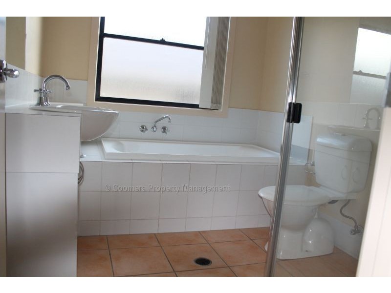 8/23 Park Esplanade, Coomera QLD 4209