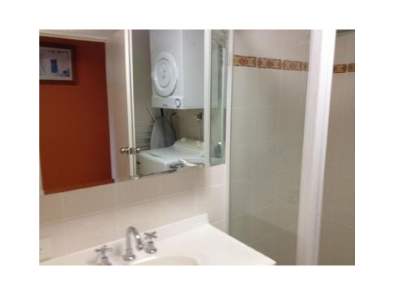 Chevron Island QLD 4217