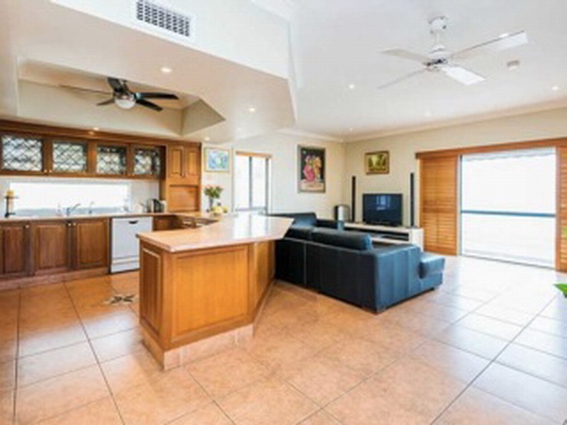 39 Northwestern Ct, Varsity Lakes QLD 4227