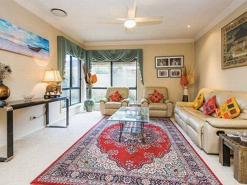 39 Northwestern Ct, Varsity Lakes QLD 4227