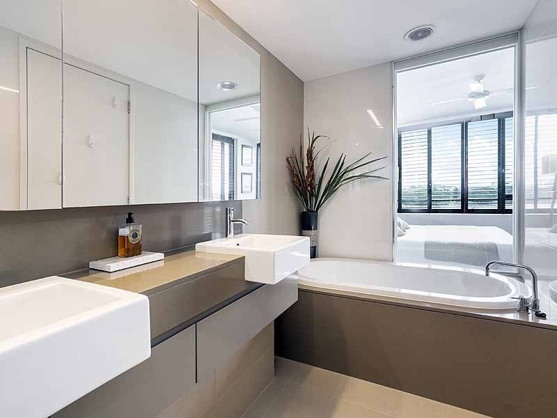 90 Wynnum Rd, Norman Park QLD 4170