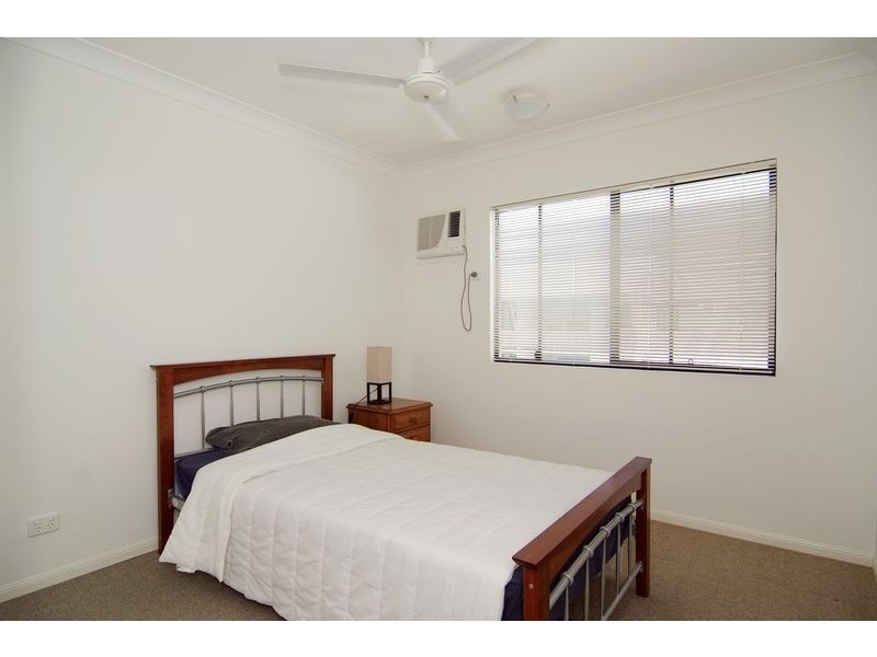 8/44 Pease street, Manoora QLD 4870