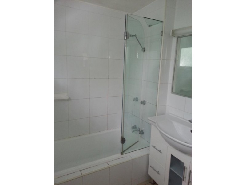 243 SIR FRED SCHONELL DRIVE, St Lucia QLD 4067