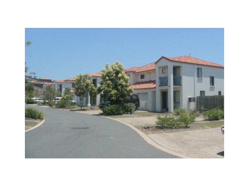 34/2 Studio Drive, Pacific Pines QLD 4211