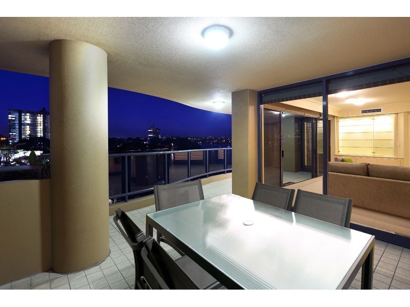 8/76 Thorn Street,, Kangaroo Point QLD 4169