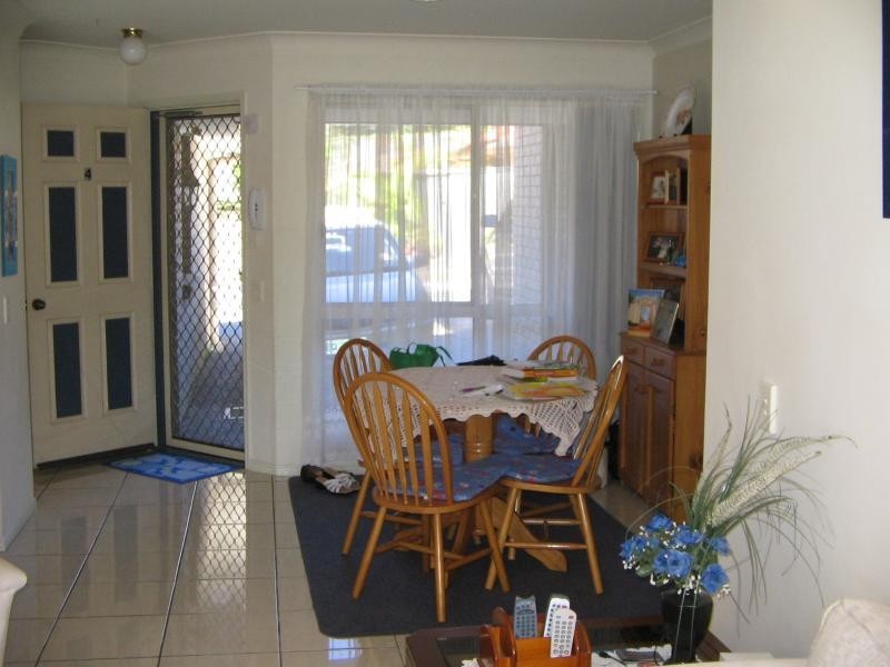 4/18 Discovery Drive, Helensvale QLD 4212