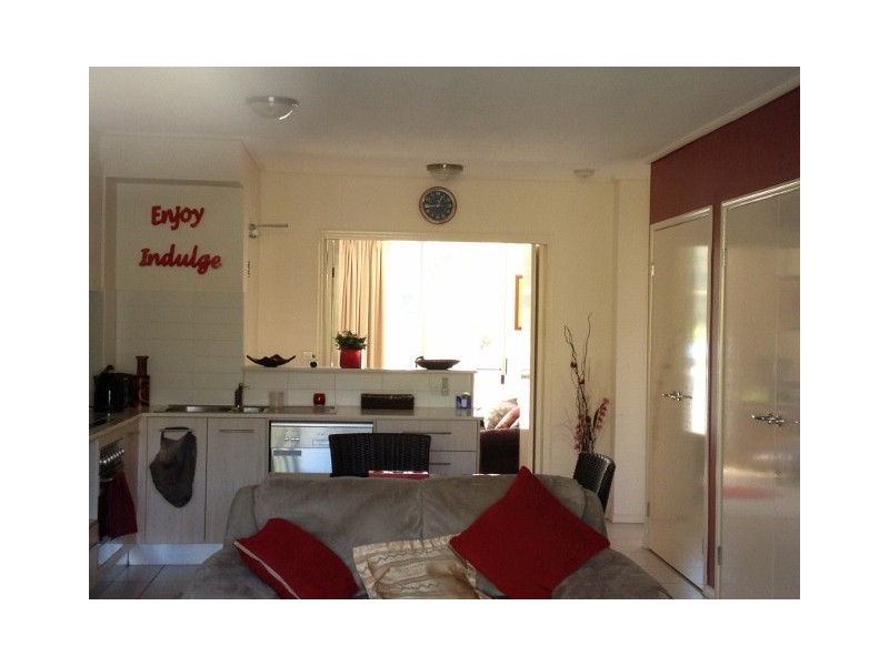 15/68 Pulgul Street, Urangan QLD 4655