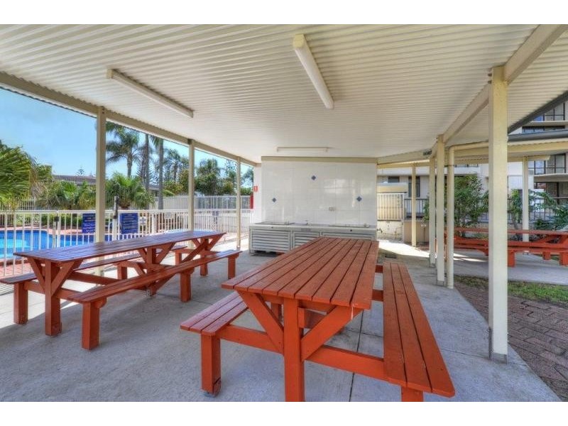 19 Cnr GC Hwy & 3rd Avenue, Burleigh Heads QLD 4220