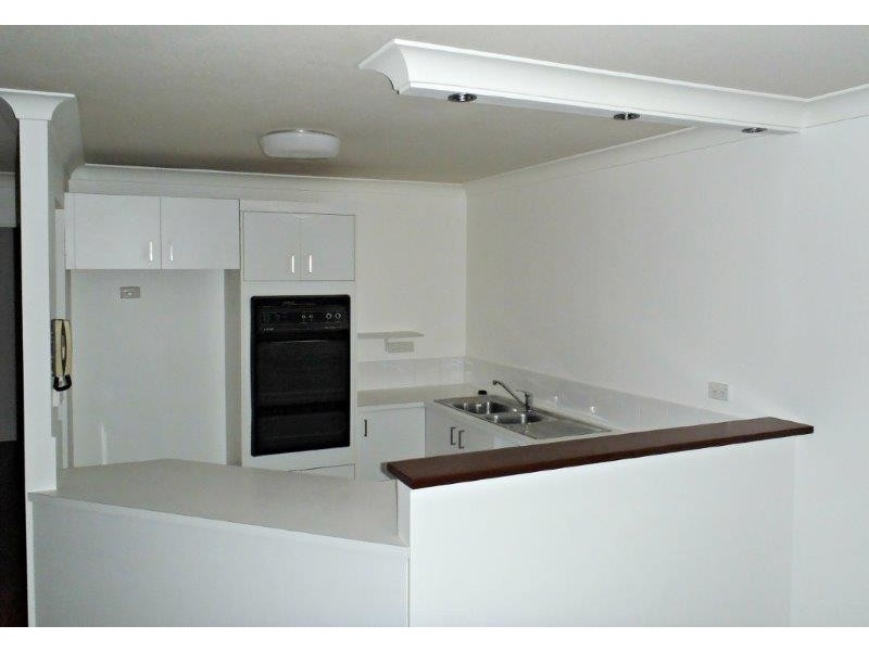 19 Cnr GC Hwy & 3rd Avenue, Burleigh Heads QLD 4220