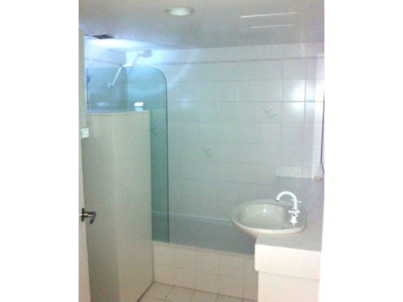 19 Cnr GC Hwy & 3rd Avenue, Burleigh Heads QLD 4220