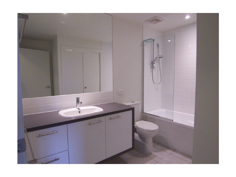 2 Riverwalk Ave, Robina QLD 4226