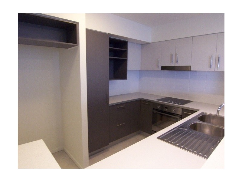 2 Riverwalk Ave, Robina QLD 4226