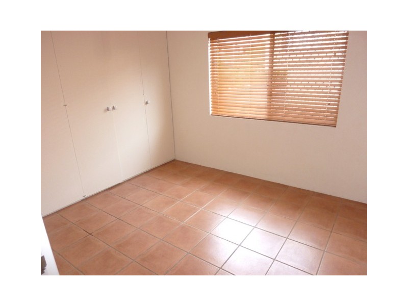 4/282 Marine Parade, Labrador QLD 4215