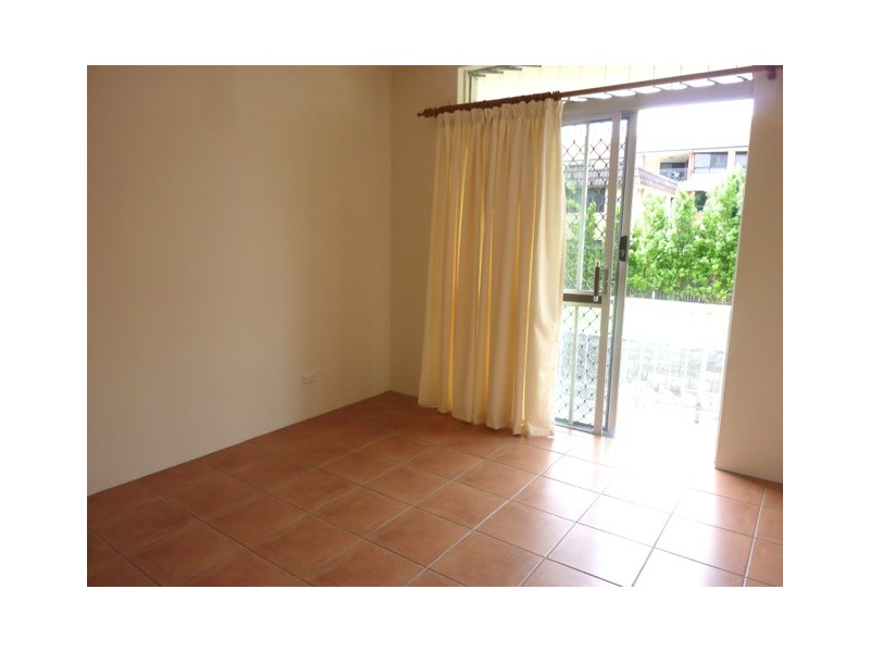 4/282 Marine Parade, Labrador QLD 4215