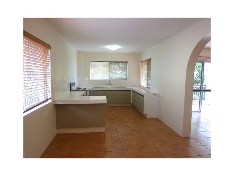 4/282 Marine Parade, Labrador QLD 4215