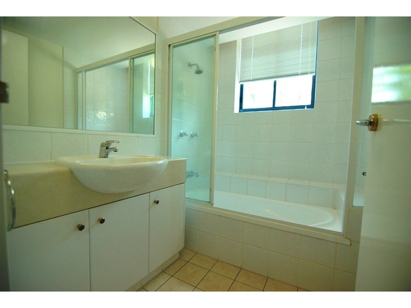 1a/45 Deakin Street, Kangaroo Point QLD 4169