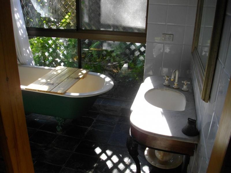 11 Dulhunty Street, Chapel Hill QLD 4069