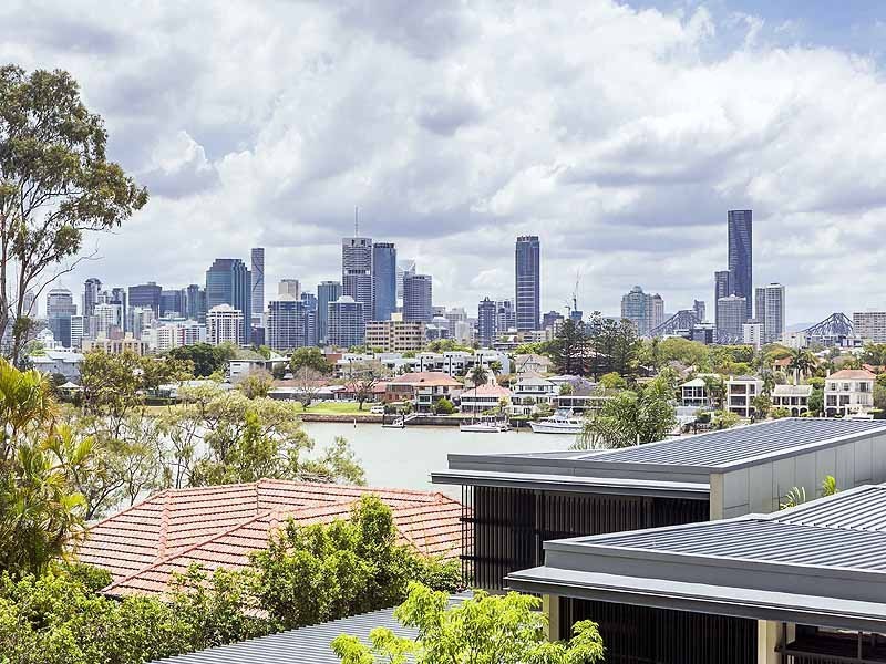 90 Wynnum Rd, Norman Park QLD 4170