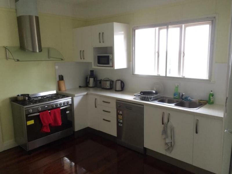 2/10 Bide St, Taringa QLD 4068