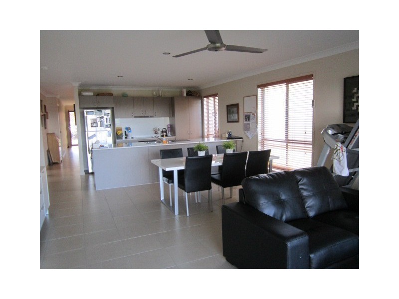 82/19 Santa Barbara Road, Hope Island QLD 4212