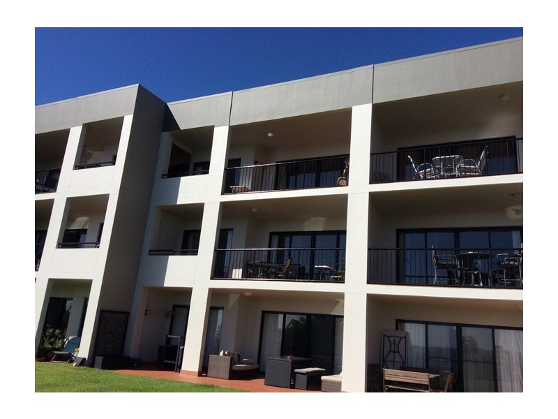 22/1 Great Hall Dve, Nobby Beach QLD 4218