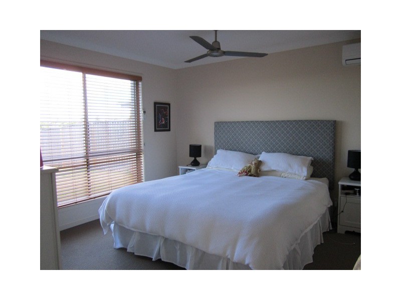 82/19 Santa Barbara Road, Hope Island QLD 4212