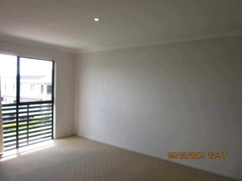 5/2 Palma Crescent, Varsity Lakes QLD 4227