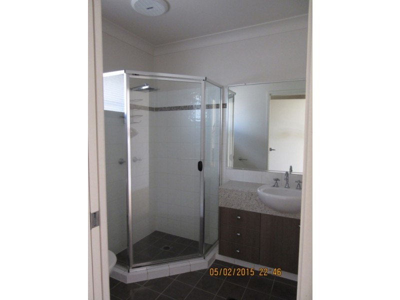 5/2 Palma Crescent, Varsity Lakes QLD 4227