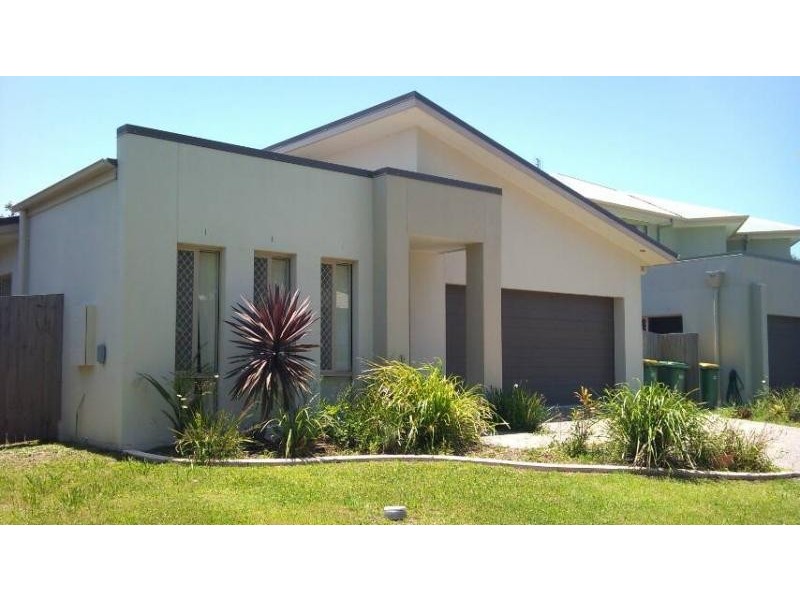 3 Laura Place, Varsity Lakes QLD 4227