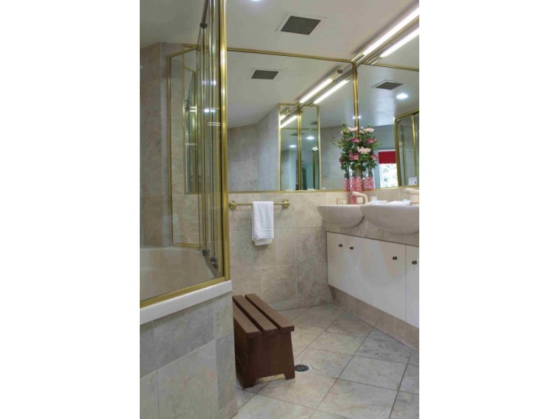 11/19 Riverview, Surfers Paradise QLD 4217