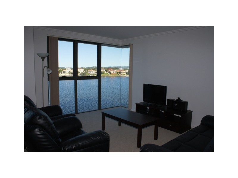9 Moores Crescent, Varsity Lakes QLD 4227