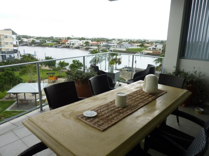 42/51 Grand Parade, Kawana Island QLD 4575