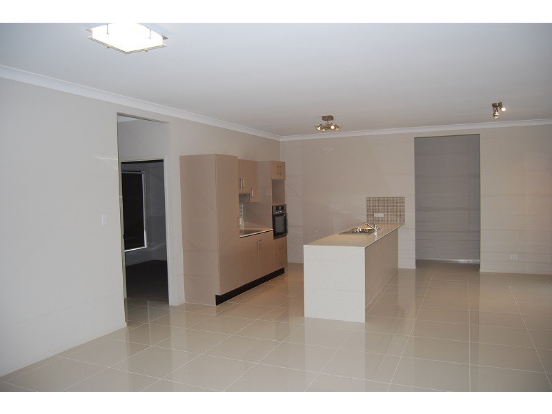 120 Cedar Creek Road, Upper Kedron QLD 4055