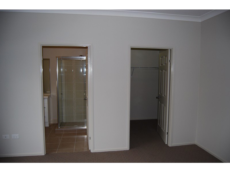 120 Cedar Creek Road, Upper Kedron QLD 4055