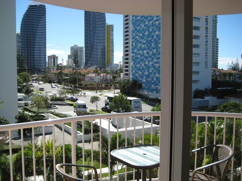 2022/2633 Gold Coast Highway, Broadbeach QLD 4218